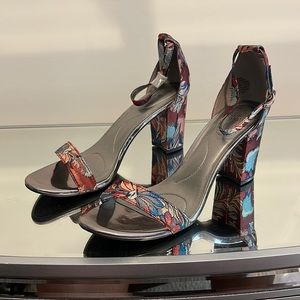 Bandolino Embroidered Block Heels